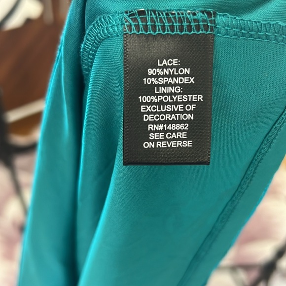 Torrid Teal Stretch Lace Crew Neck Puff Sleeve Top Size 00 - Picture 12 of 12
